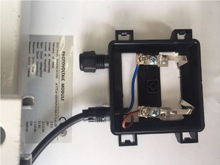 Figure 5: Lithium Battery Input Cord to Solar Panel Connection