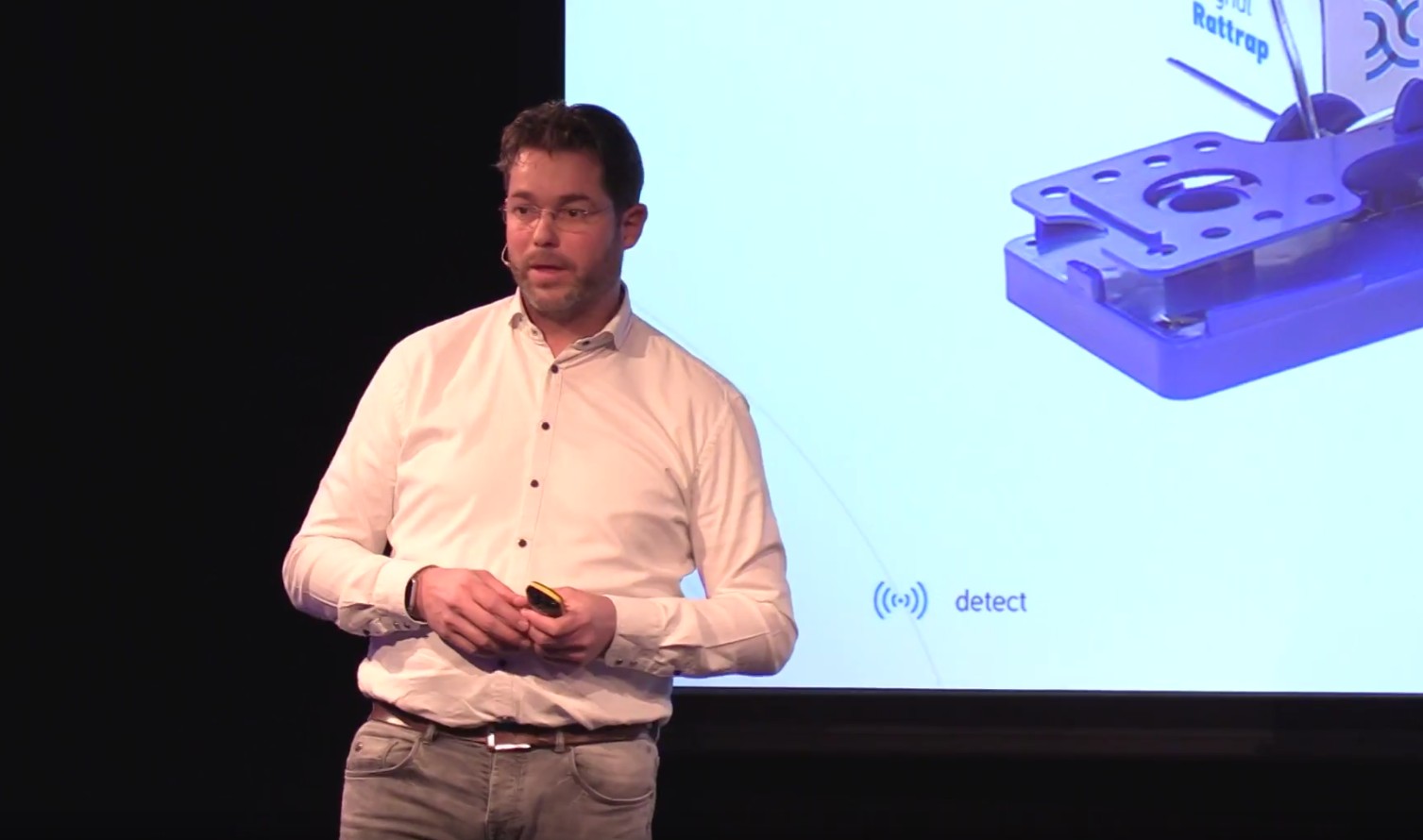 Maarten%20Crezee%20%20mouse%20traps