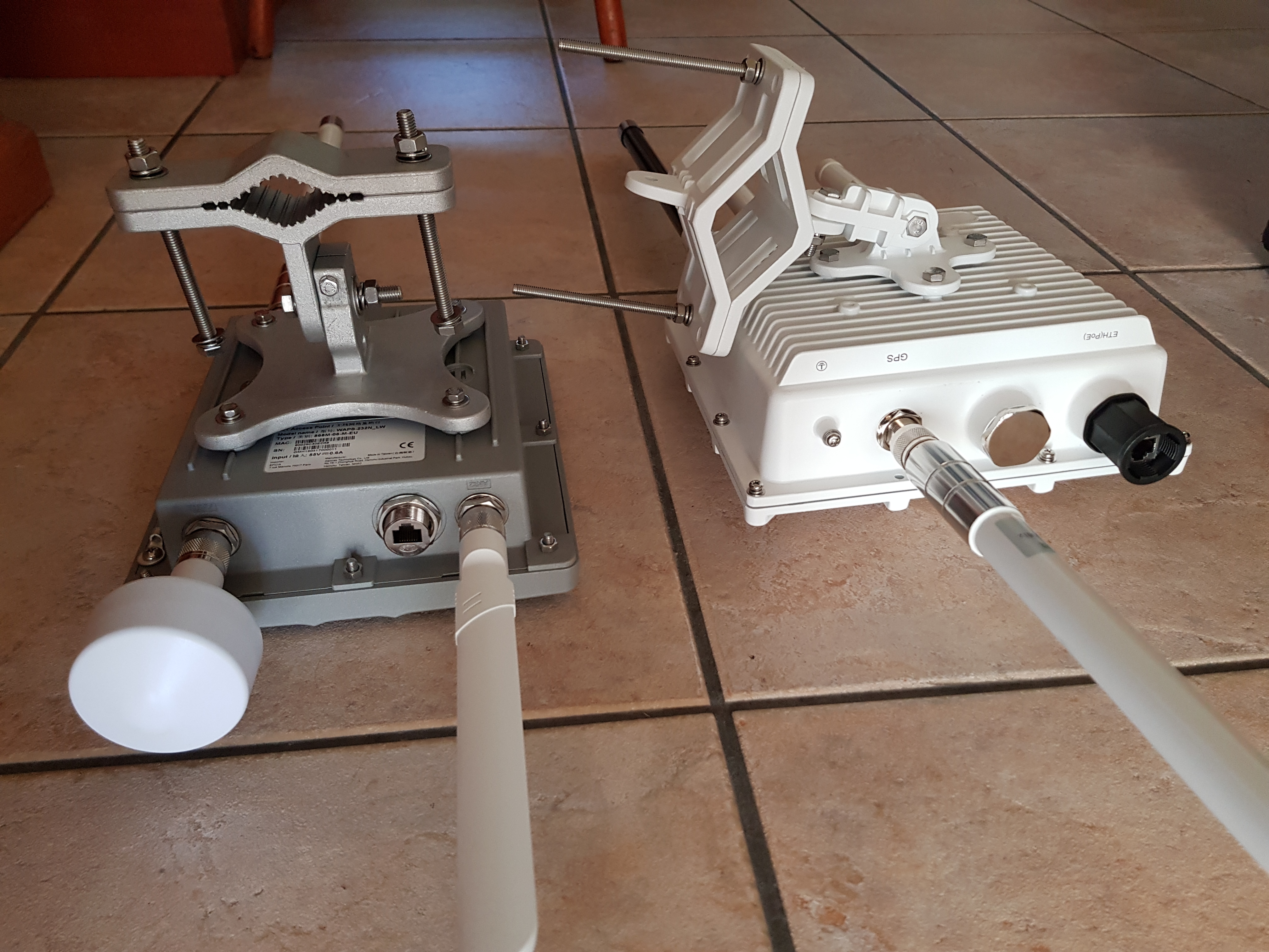 L Pole Bracket for Outdoor Antenna Mounting | Shopee Malaysia
